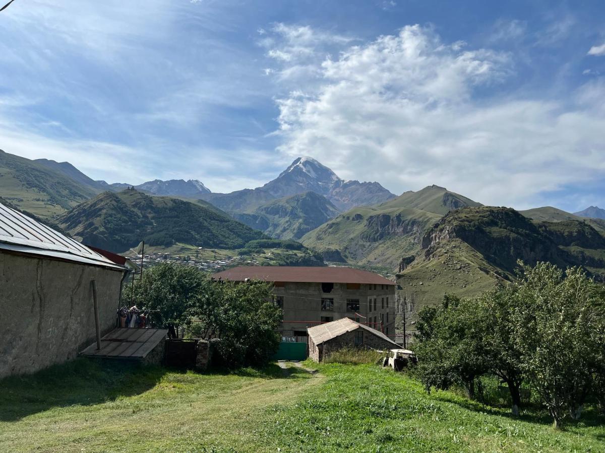 Mikheil Pitskhelauri Guest House Kazbegi Eksteriør billede
