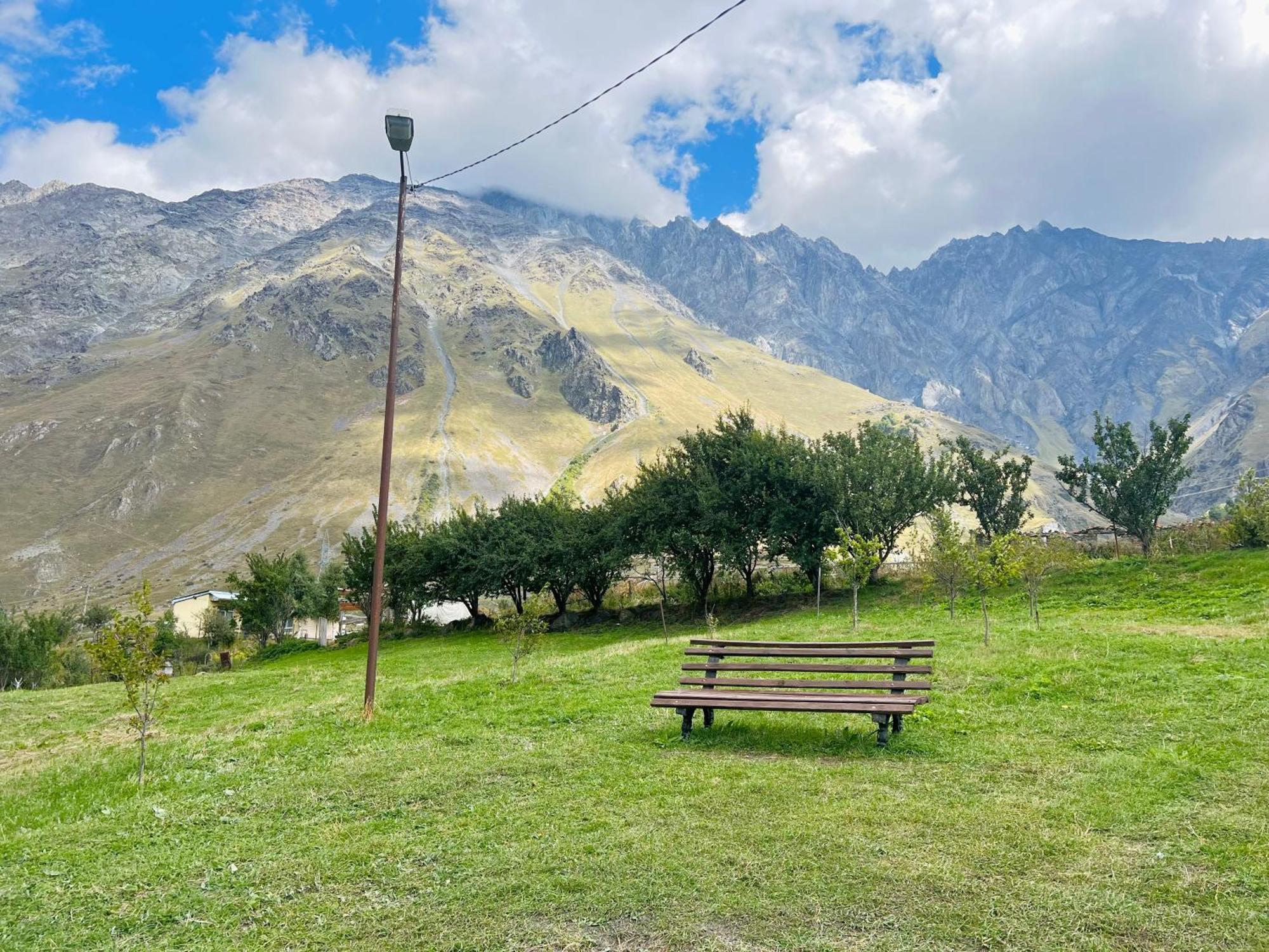 Mikheil Pitskhelauri Guest House Kazbegi Eksteriør billede