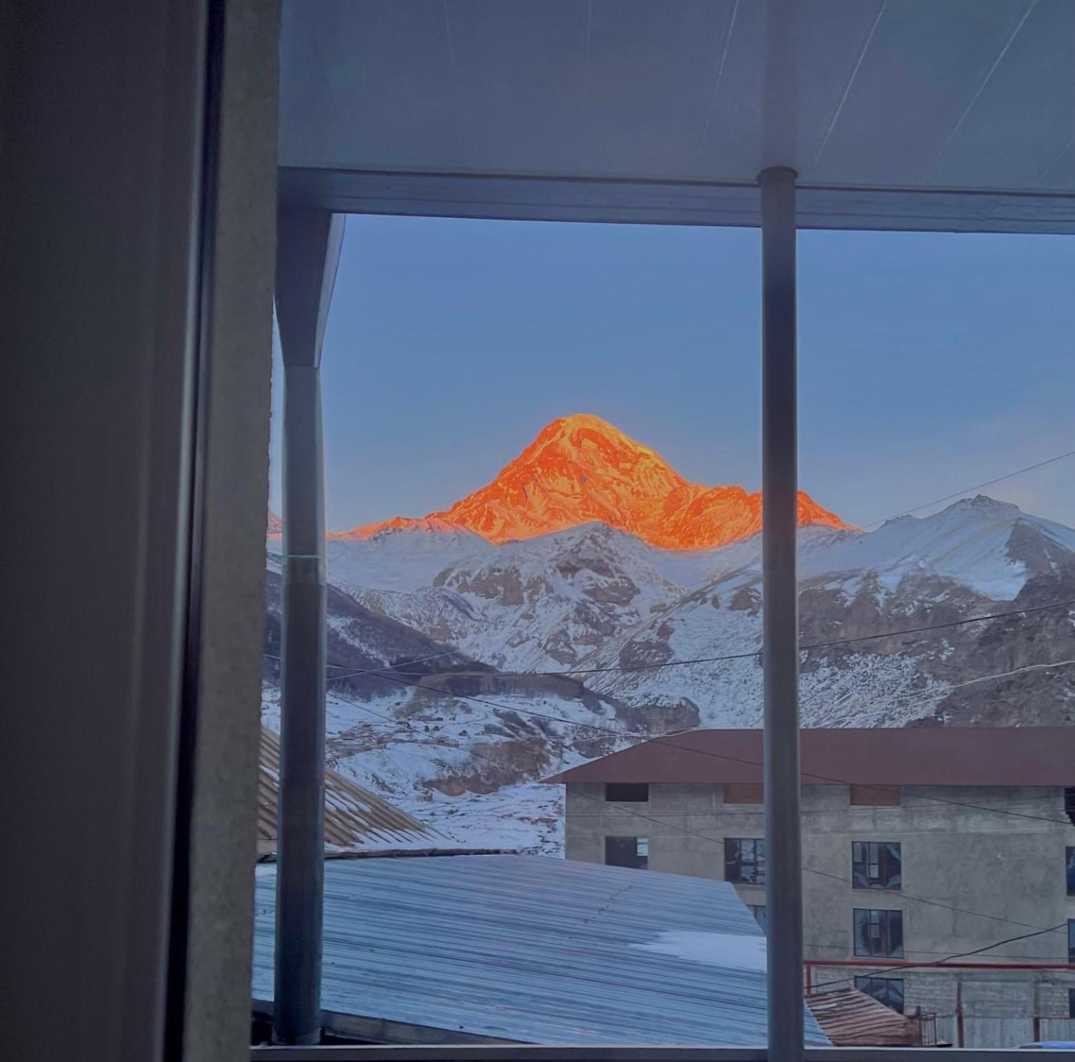 Mikheil Pitskhelauri Guest House Kazbegi Eksteriør billede
